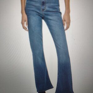 DKNY Boerum high rise flare jeans - NWT - size 14 - soft stretchy jeans